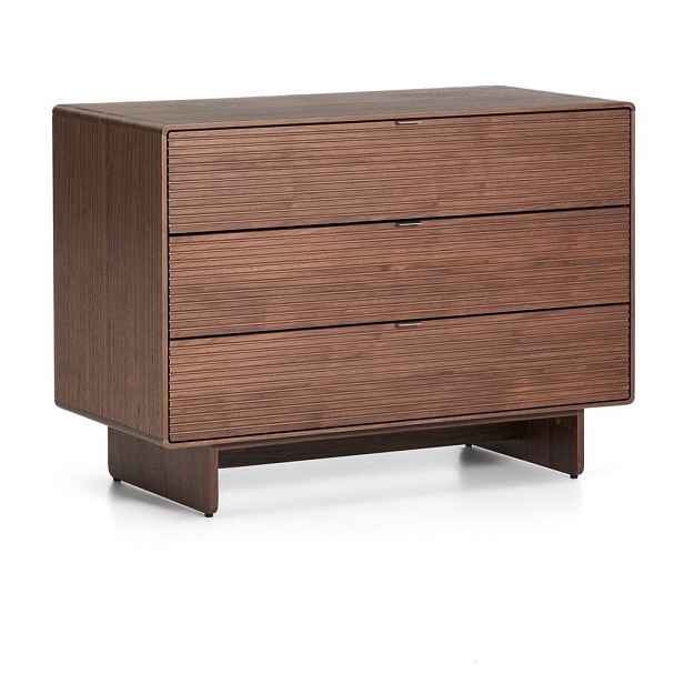 Komoda v dekoru ořechu v tmavě přírodní barvě 101x75x50 cm Norlen – Kave Home