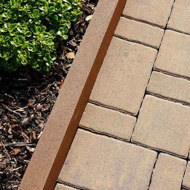 Obrubník betonový BEST PARKAN III standard karamelový 50x1000x250 mm