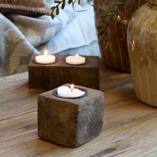 Svícen Grimaud z recyklovaného dřeva s jedním držákem na svíčku – 6*6*6 cm Chic Antique