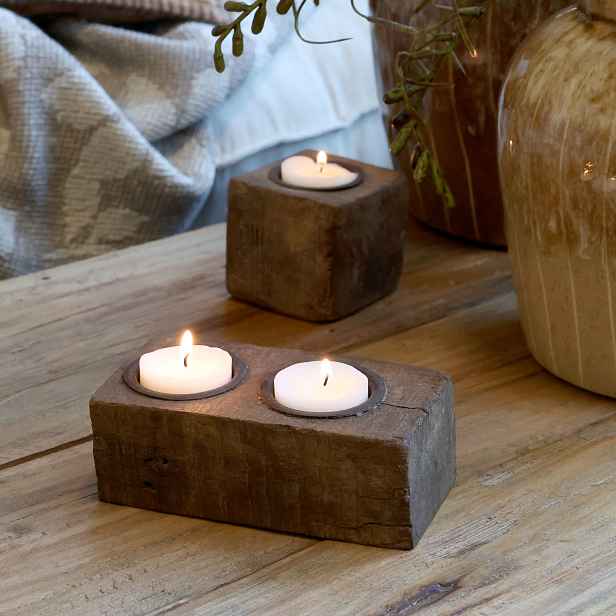 Svícen Grimaud z recyklovaného dřeva se 2 držáky na svíčku – 12*6*6 cm Chic Antique