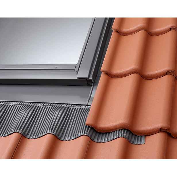 Lemování VELUX EDJ 2000 MK06 na profilovanou střešní krytin