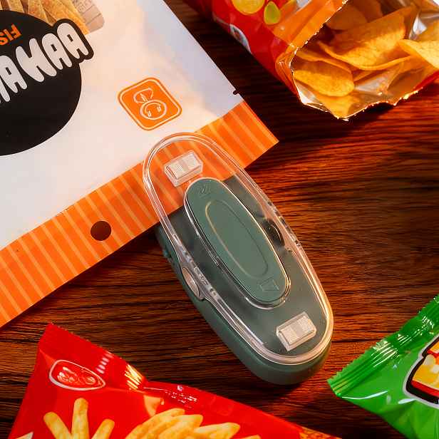 TEMU USB dobíjecí mini uzavírák a řezačka 2 v 1, přenosný ruční tepelný uzavírák na plastové sáčky na svačinu, udrží /soustavy/orážky čerstvé, ruční