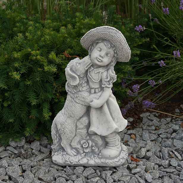 Betonová figurka Dívka s pejskem zahradní figurky Dívka