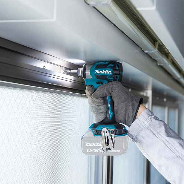 Rázový šroubovák Makita="173Z 18V Lxt 180Nm 1/4 Bl Xpt Body karton
