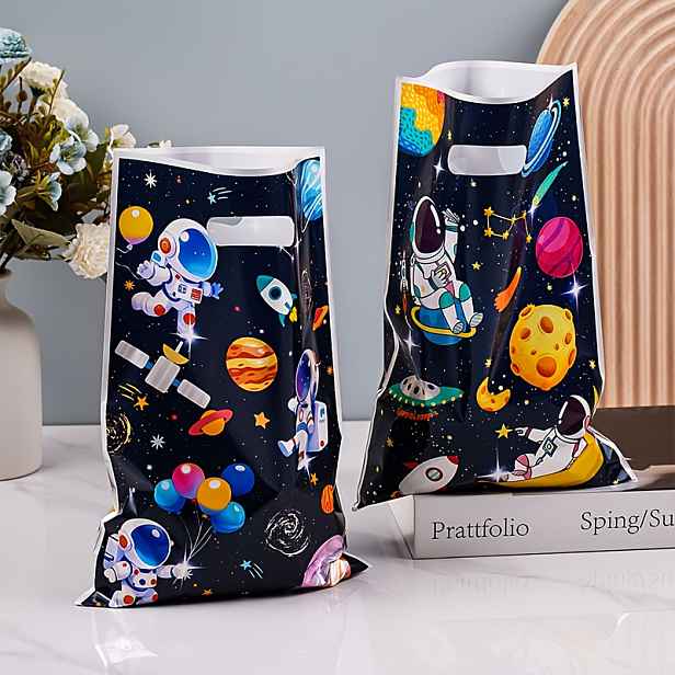 TEMU Dárek pro ni/ 30 ks dárkových tašek s vesmíru a astronauty, vyrobené z plastu, s kresleným designem. Perfektní pro narozeniny, svatby a oslavy.