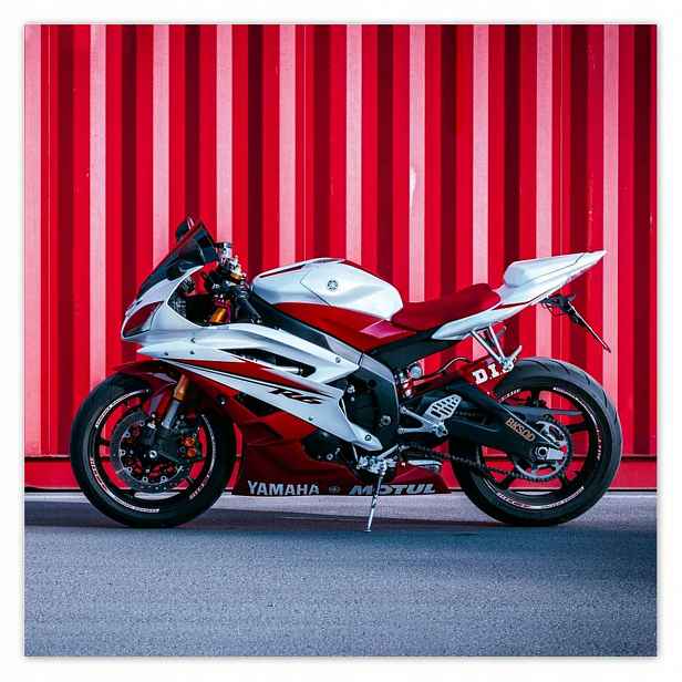 Plakáty 140x140 Bílo-červené Yamaha
