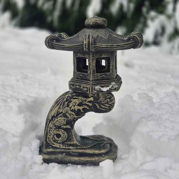 Japonská pagoda, lucerna s dračím vzorem, zlatá 31 cm, 6 kg, betonová figurka