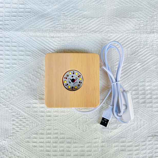 TEMU Jednodílná atmosférická svítící základna, napájená přes USB, bez potřeby baterií, vysoce svítivé LED korálky, možnosti teplého světla/bílého