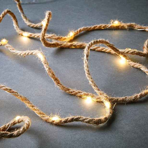 Butlers FARMHOUSE Venkovní světelný řetěz přírodní lano 100 světel