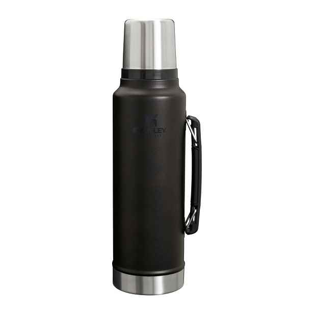 Černá termoska z nerezové oceli 1,4 l Legendary Classic Bottle Black 2.0 – Stanley