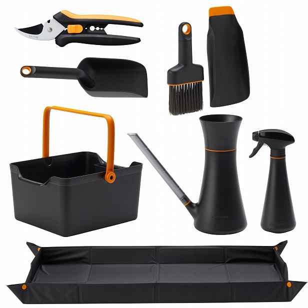 Fiskars Plant Care 7v1 Zahradní sada Konev Zahradní Nůžky Lopatka Mata a další