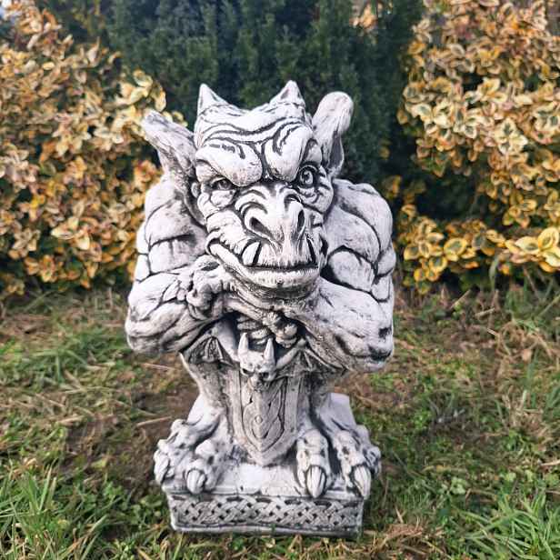 Chrlič betonový pro zahradu, zahradní figurky, figurka chrliče