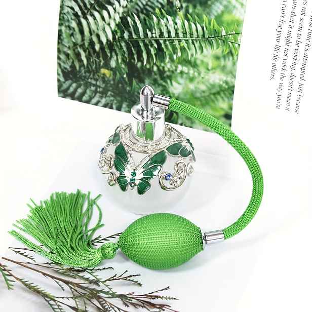 TEMU 50ml Zelená Dekorativní Parfémová Lahvička s Motýlem - Elegantní Kovový Rozprašovač se Střapcem, Přenosný & Opakovaně Použitelný pro Domácí