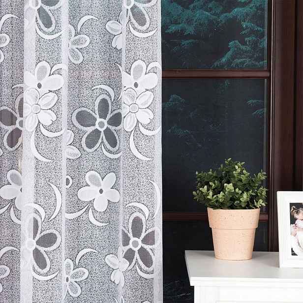 Záclona 500x250 cm jednoduchá s květinami (hotová) s lemováním