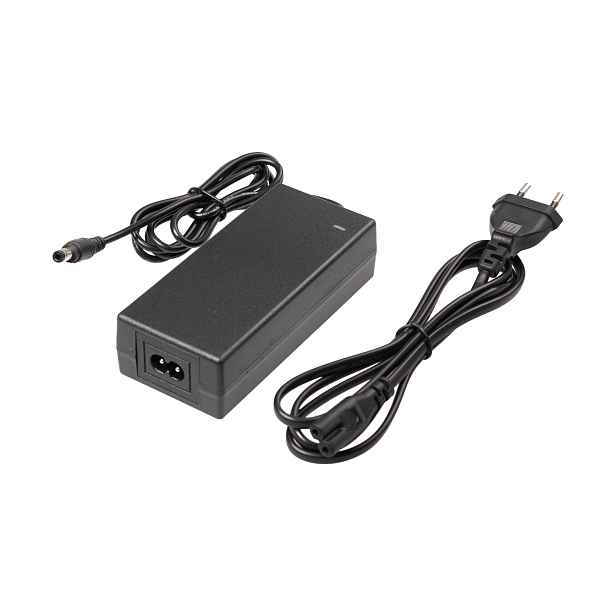 LED zdroj 24V 48W zásuvkový