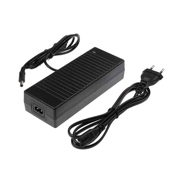 LED zdroj 24V 120W zásuvkový