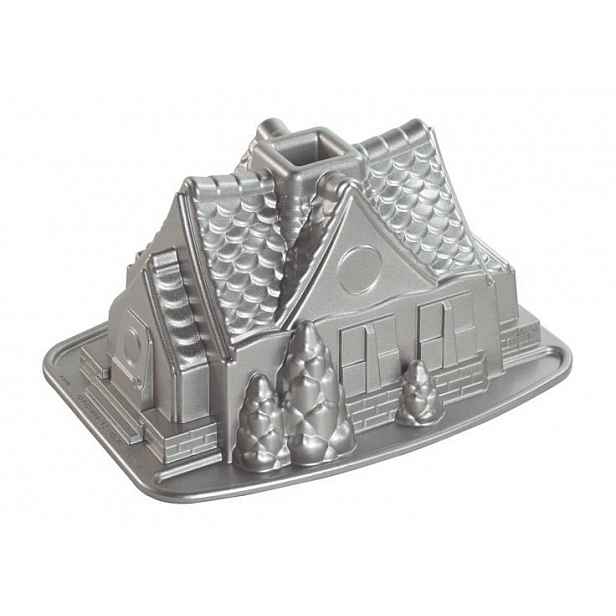 Nordic Ware Forma ve tvaru chaloupky 2,1 l, stříbřitě šedá