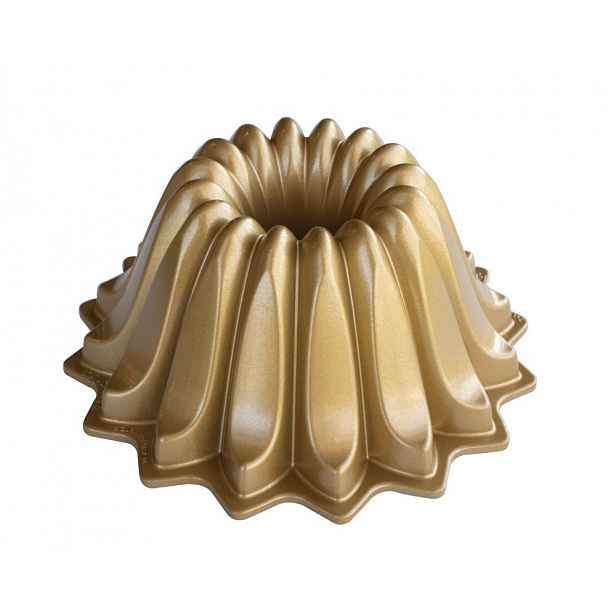 Nordic Ware Forma na bábovku Lotus 1,2 l, zlatá