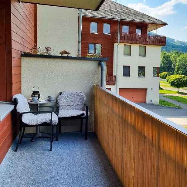 Umělá tráva Wembley šedá, vyříznout kruh, šíře 2m,4m, šedá, nopy, chodba / předsíň, Betap