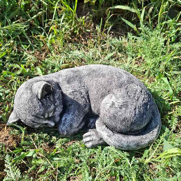 Betonová zahradní figurka Kočka spící kočka figurka kočky