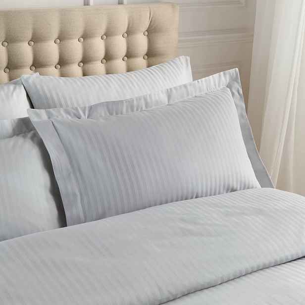 Damaškové povlaky na polštáře v sadě 2 ks 50x75 cm Satin Stripe – Catherine Lansfield