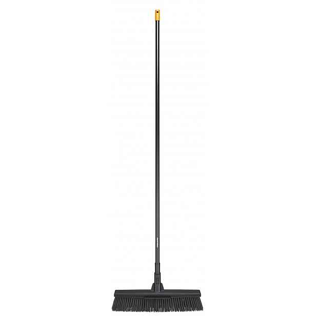 Koště univerzální Fiskars Solid L