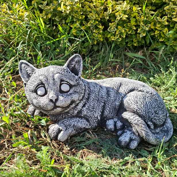Betonová zahradní figurka Kočka Cheshire figurka kočky