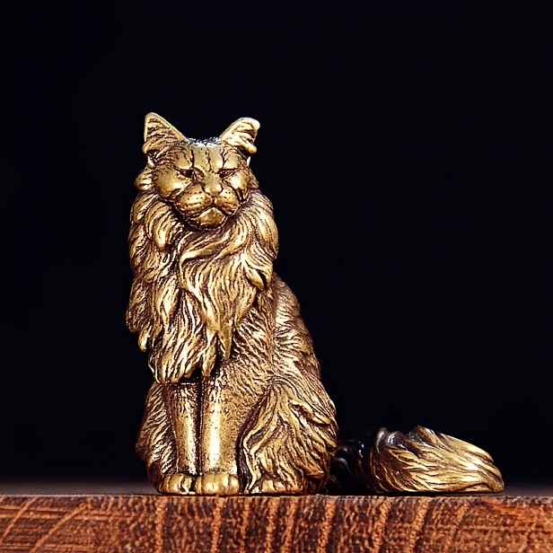 TEMU Retro Figurka Maine Coon Kočky z Masivní Mosazi, Retro Kovová Dlouhosrstá Kočka na Stůl jako Halloweenská Dekorace