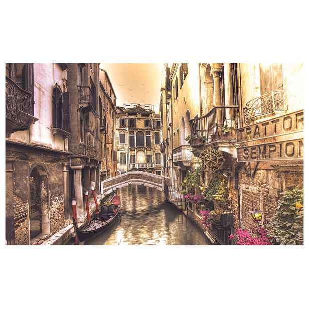 Fototapeta Benátky Kanál gondola architektura květiny 300x210 lepidlo