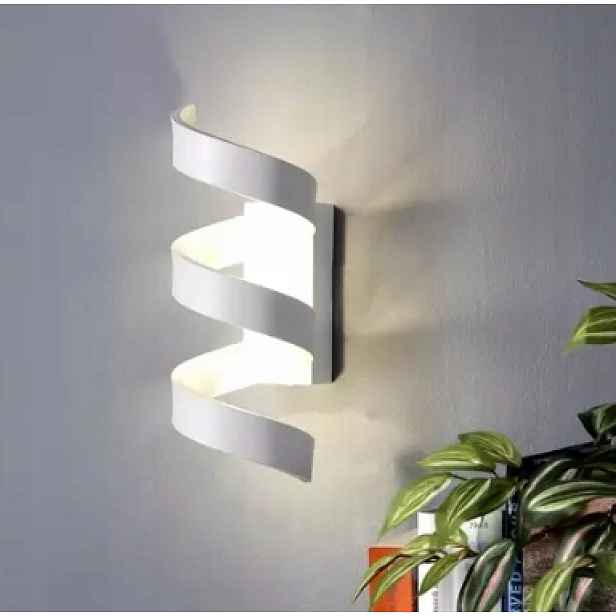 Nástěnná Led lampa Helix, bílo-stříbrná, 26 cm