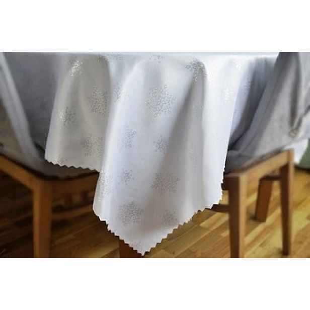Vánoční ubrus – bílý s brokátovými hvězdičkami 140 x 300 cm