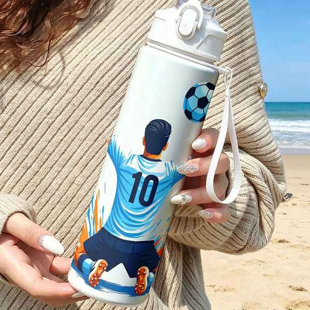 TEMU 2D potištěná láhev na vodu 750 ml (25 oz), víčko s brčkem, přenosná šňůrka na nošení, opakovaně použitelný cestovní pohár na pití. Fotbalista