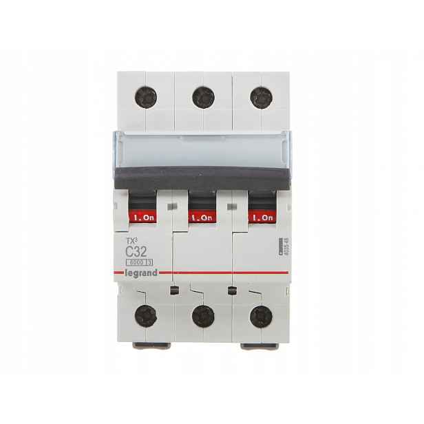 Nadproudový spínač Legrand 3P C32A 400V IP20
