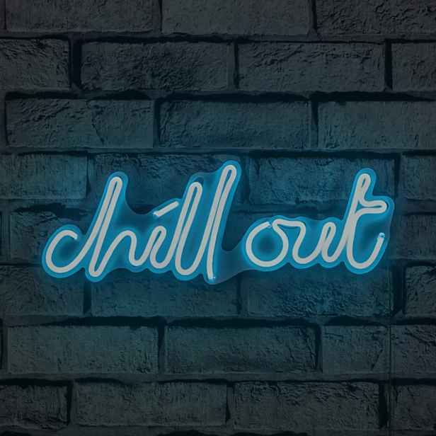 Neonový LED nápis Chill Out - modrá světelná dekorace na zeď, 39 x 14 cm