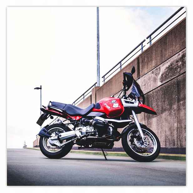 Plakáty 140x140 Červený motocykl Bmw