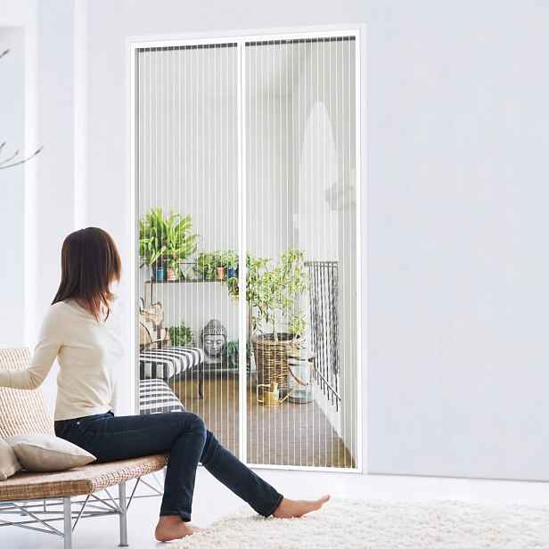 Moskytiéra Mycarbon 80x210 cm magnetická bílá na dveře bez vrtání