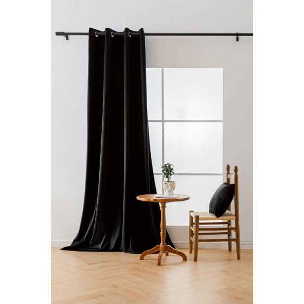 Černý zatemňovací závěs VELVET 140x250 cm Zavěšení: Kovové kroužky
