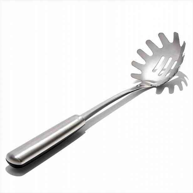 Lžíce Na Těstoviny Oxo Steel 32 cm nerezová ocel s protiskluzovou rukojetí
