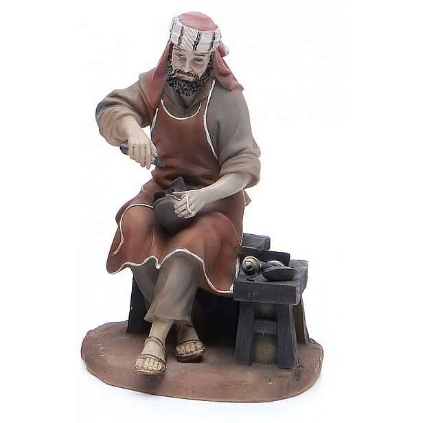 Figurka Do Betlému "Švec opravující obuv" pro figurky o výšce 20 cm