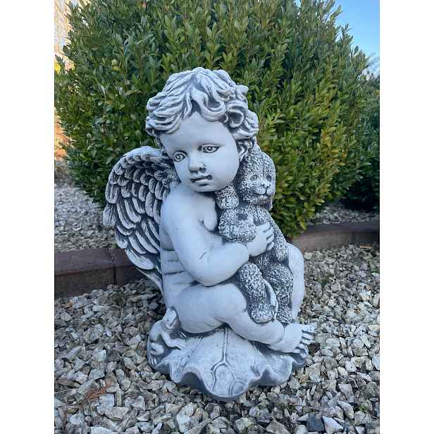 Betonová figurka Anděl s medvídkem, anděl, náboženské postavy