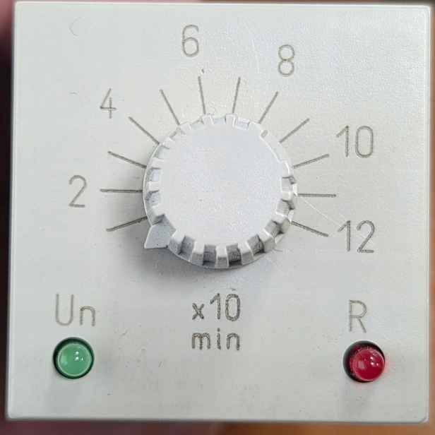 Relé Schneider Electric 0-120 min 220-230 V Ac/dc RTX-132