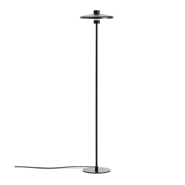 Černá stojací lampa s kovovým stínidlem (výška 130 cm) Nuvira – Kave Home