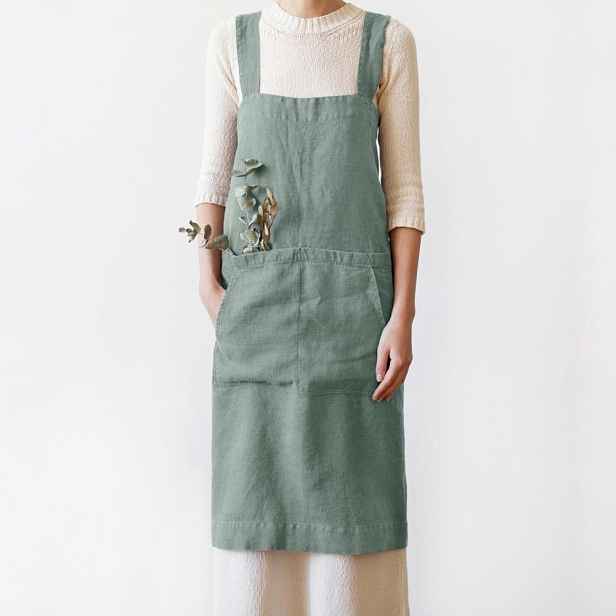 Zelená lněná zástěra Linen Tales Crossback, délka 80 cm