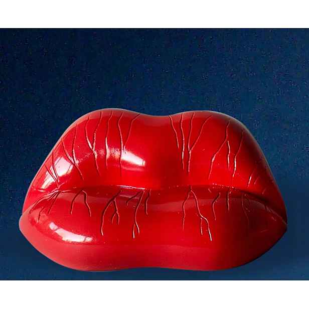 Figurka „sofa“ – Ústa Mae West podle Salvadora Dalího, Parastone