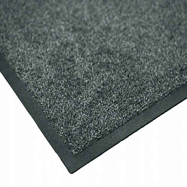 Vstupní rohož je pogumovaná s možností praní, nitrilovou gumu lze prát