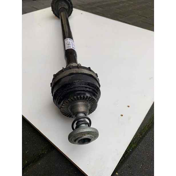 Pravá poloosa pro Bmw G20 330i 8689554-01