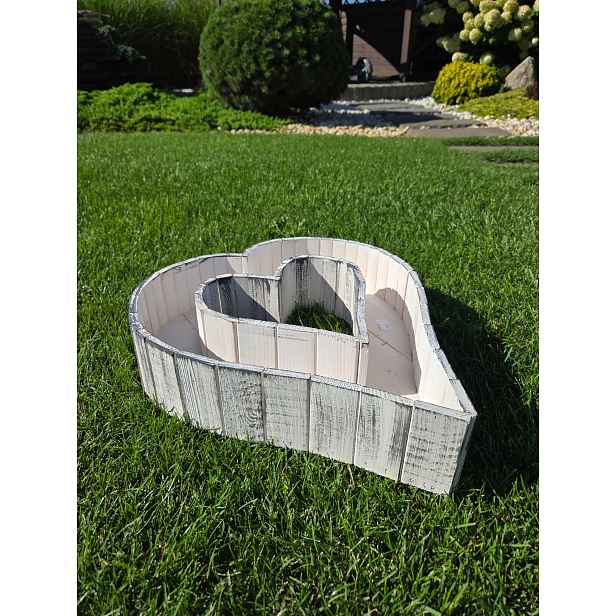 Dřevěný obal na květináč na obruč srdce – bílá přetíratelná – základ pro aranžování 9x36x40 cm
