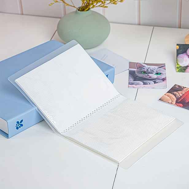 TEMU Toto 5palcové fotoalbum má matný obal a pojme 36 fotografií (celkem 18 stran). Toto plastové album je vhodné pro scrapbooking, oslavy, svatby a