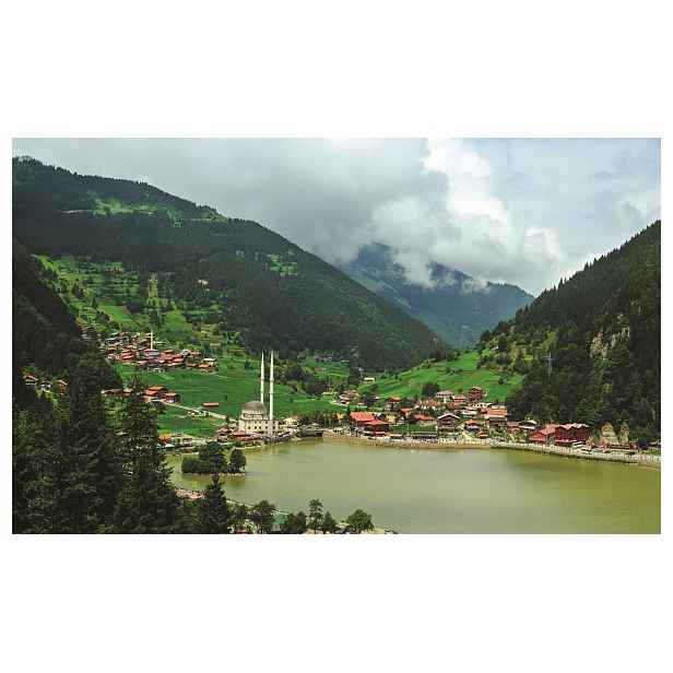 Fototapeta Zelené hory jezero vinylová mešita 254x184 lepidlo