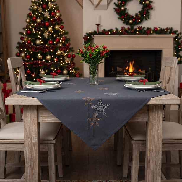 Vánoční ubrus na stůl CHRISTMAS GLAM šedá vzor hvězdy 110x160 cm